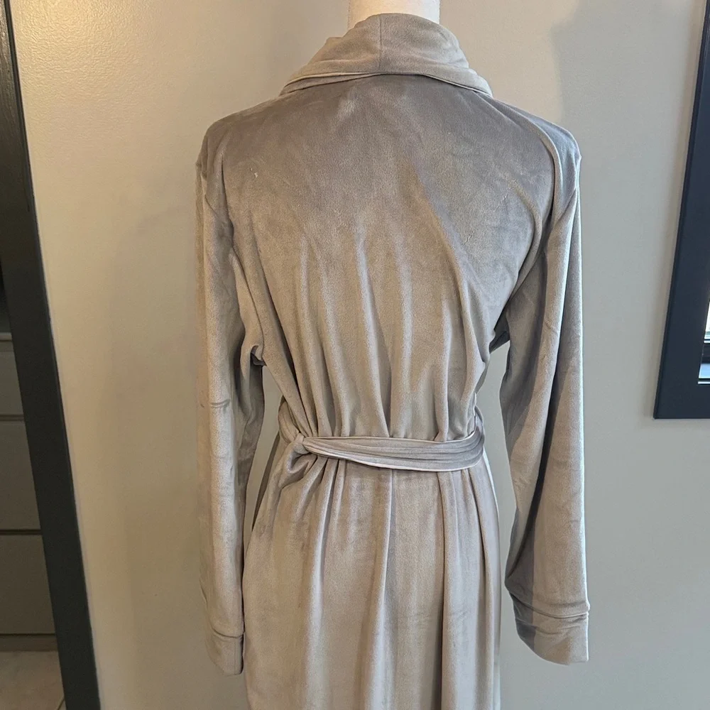 SKIMS Soft Gray Women's Robe - Picture 3 of 6